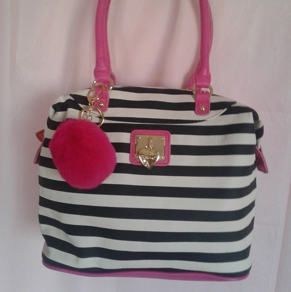 Betsey Johnson Handbags - NWT👜 Betsey Johnson Marshmellow Stripe Satchel